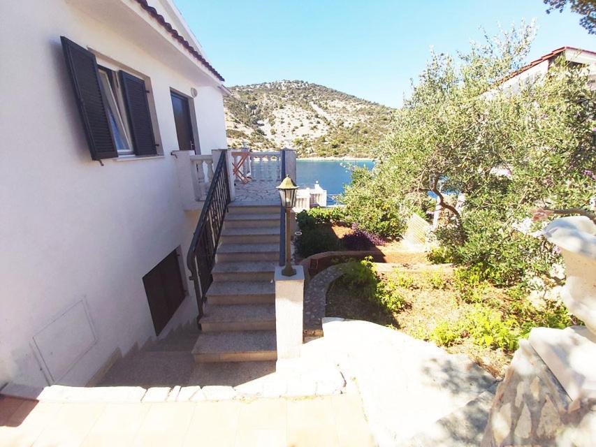 Apartments Carmen Vinisce Exterior photo